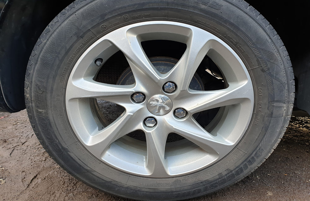 Peugeot 208 Breaking Parts Spares Puretech Active 2015 1.2 Petrol