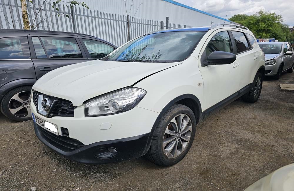 Nissan Qashqai Plus 2 Breaking Parts Spares Tekna White 326 G