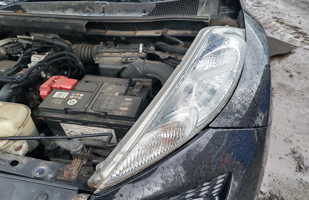 Nissan Juke Tekna DCI Headlight passenger side front